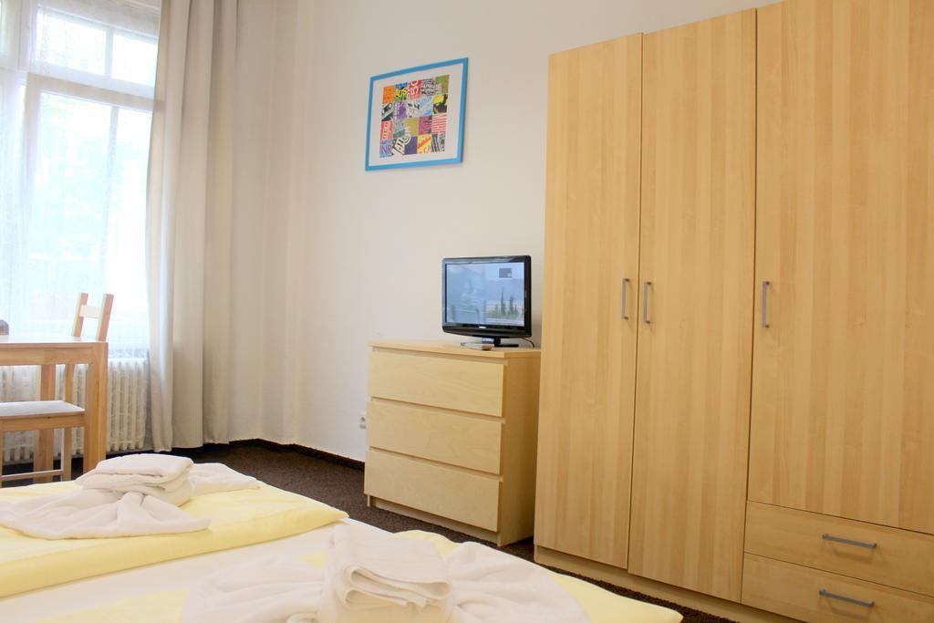 Pension Central Hostel Berlin Bagian luar foto