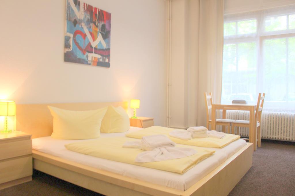 Pension Central Hostel Berlin Bagian luar foto