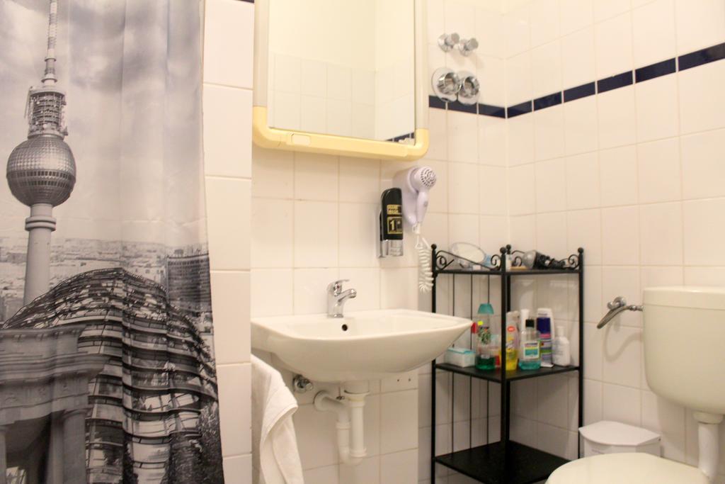 Pension Central Hostel Berlin Bagian luar foto