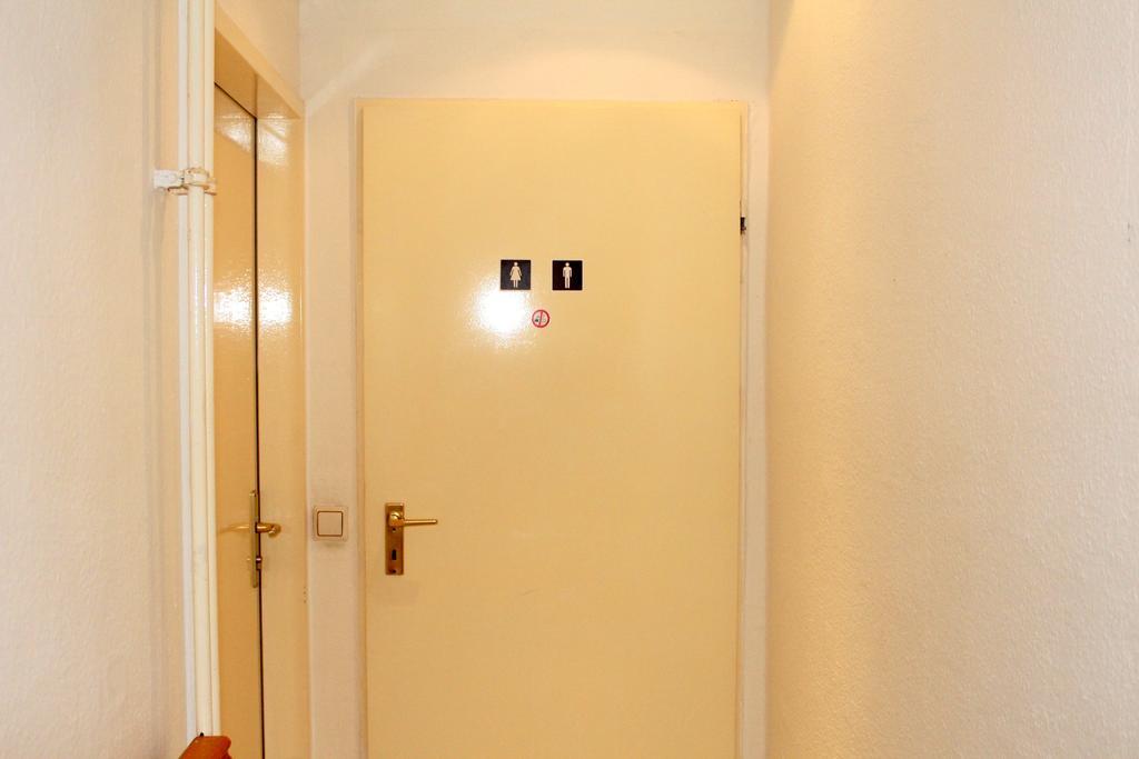 Pension Central Hostel Berlin Bagian luar foto