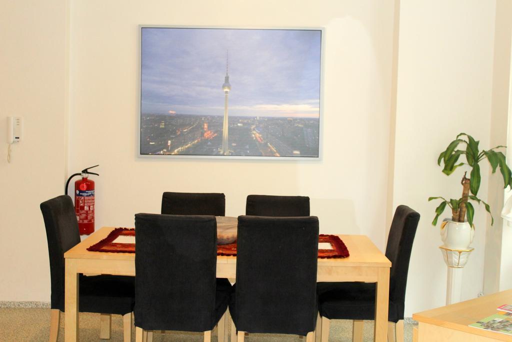 Pension Central Hostel Berlin Bagian luar foto