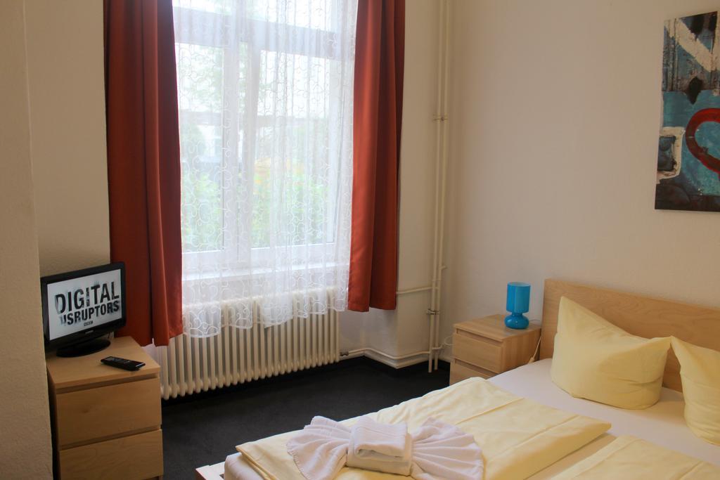 Pension Central Hostel Berlin Bagian luar foto