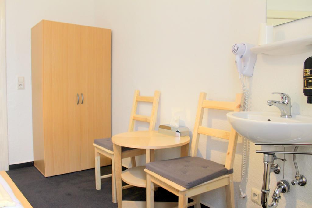 Pension Central Hostel Berlin Bagian luar foto