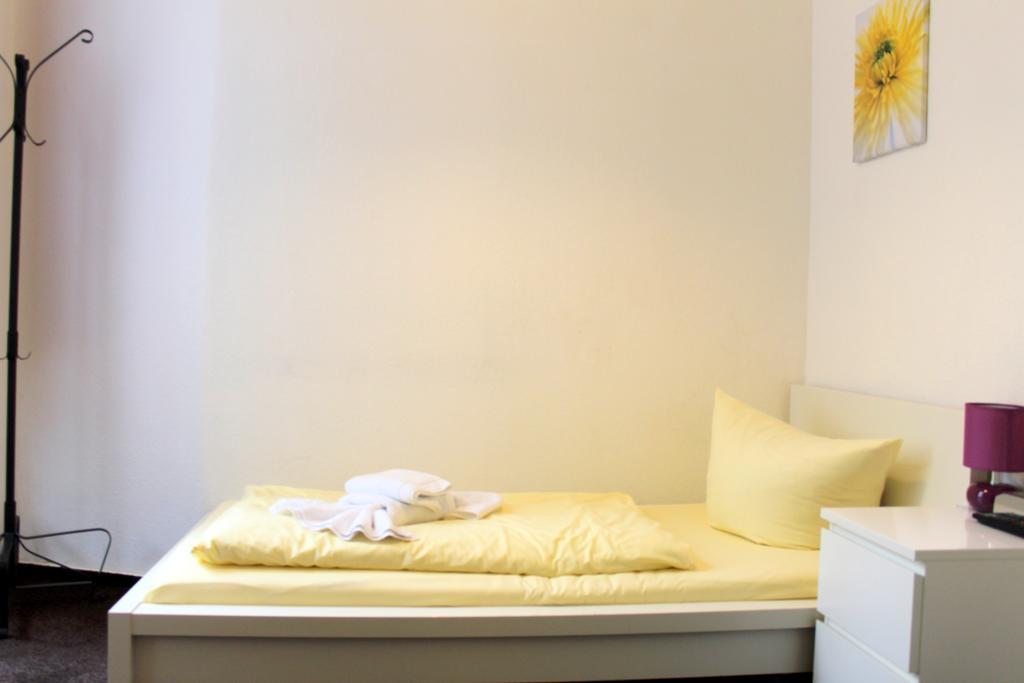 Pension Central Hostel Berlin Bagian luar foto