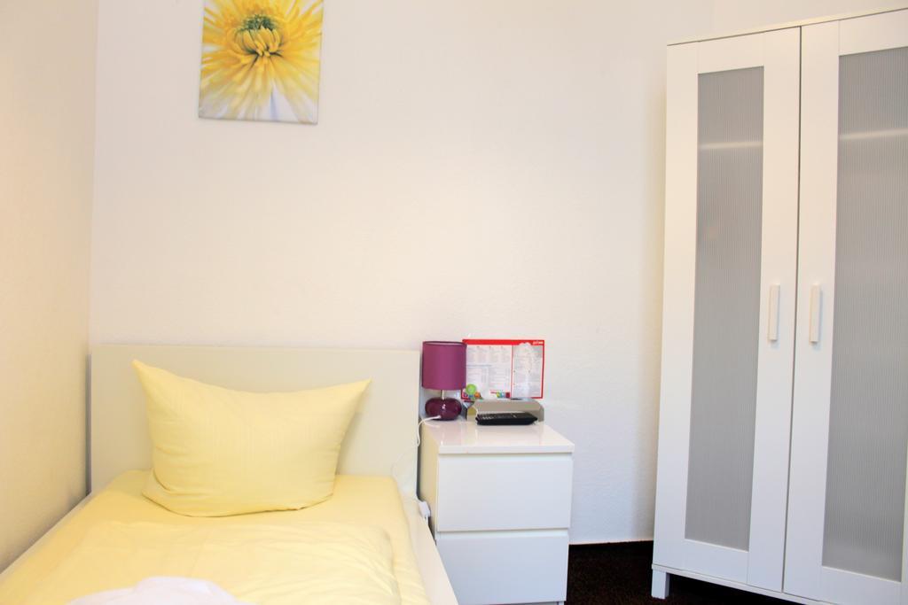 Pension Central Hostel Berlin Bagian luar foto