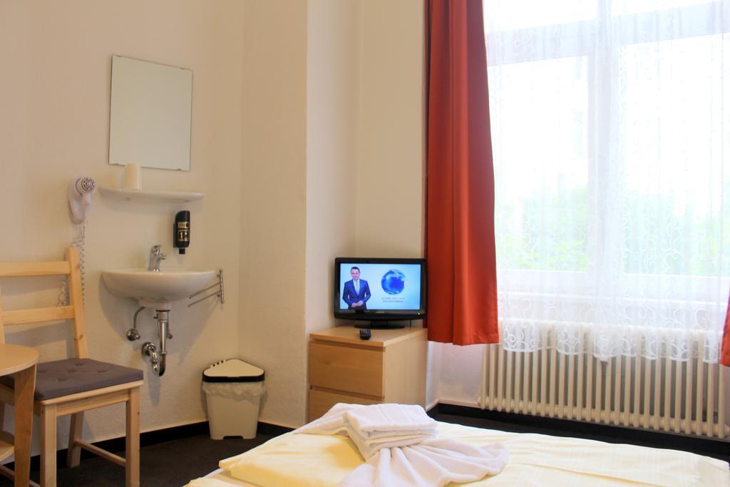 Pension Central Hostel Berlin Bagian luar foto